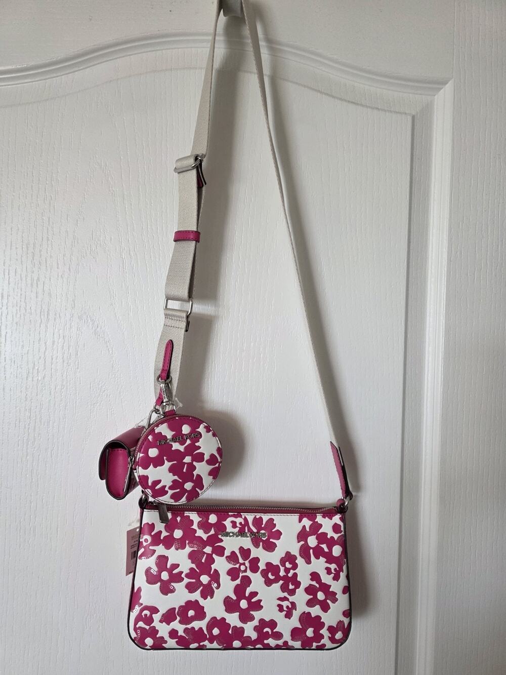 Michael Kors Jet Set Small Tech Crossbody Bag - Dragonfruit Floral NWT